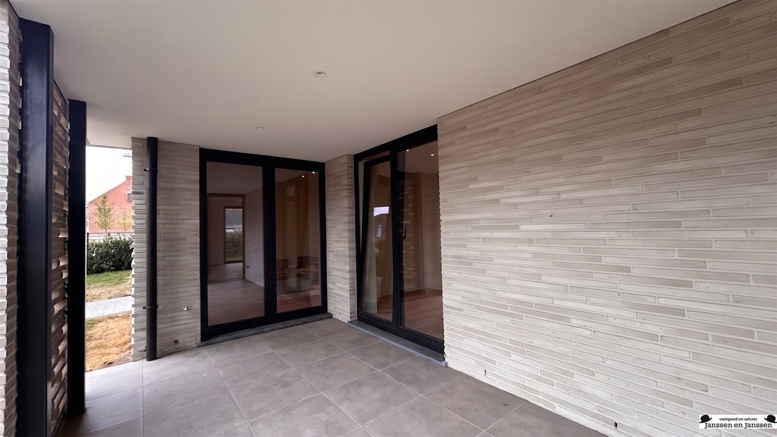 modern-terrace-construction-site