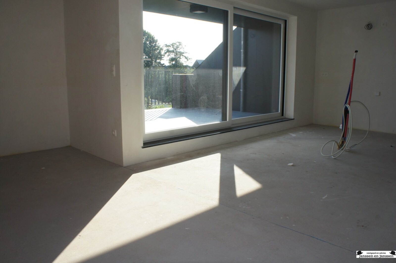 App 11 - Eetkamer.JPG