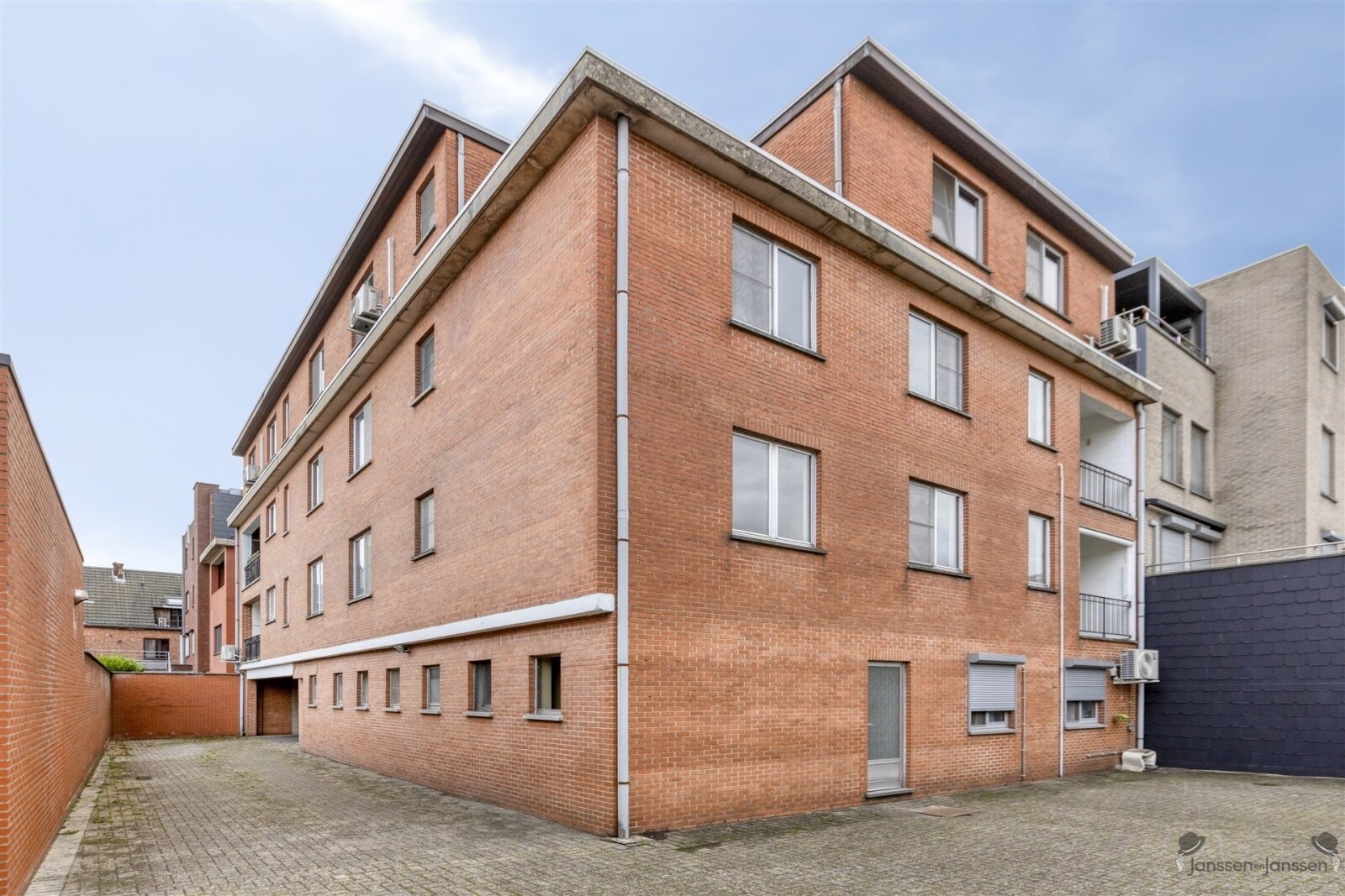 koningalbertIplein242leopoldsburg33.jpg
