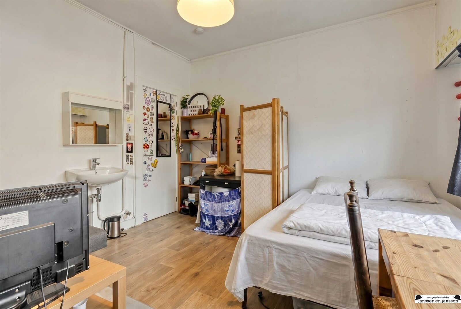 cluttered-small-bedroom-interior