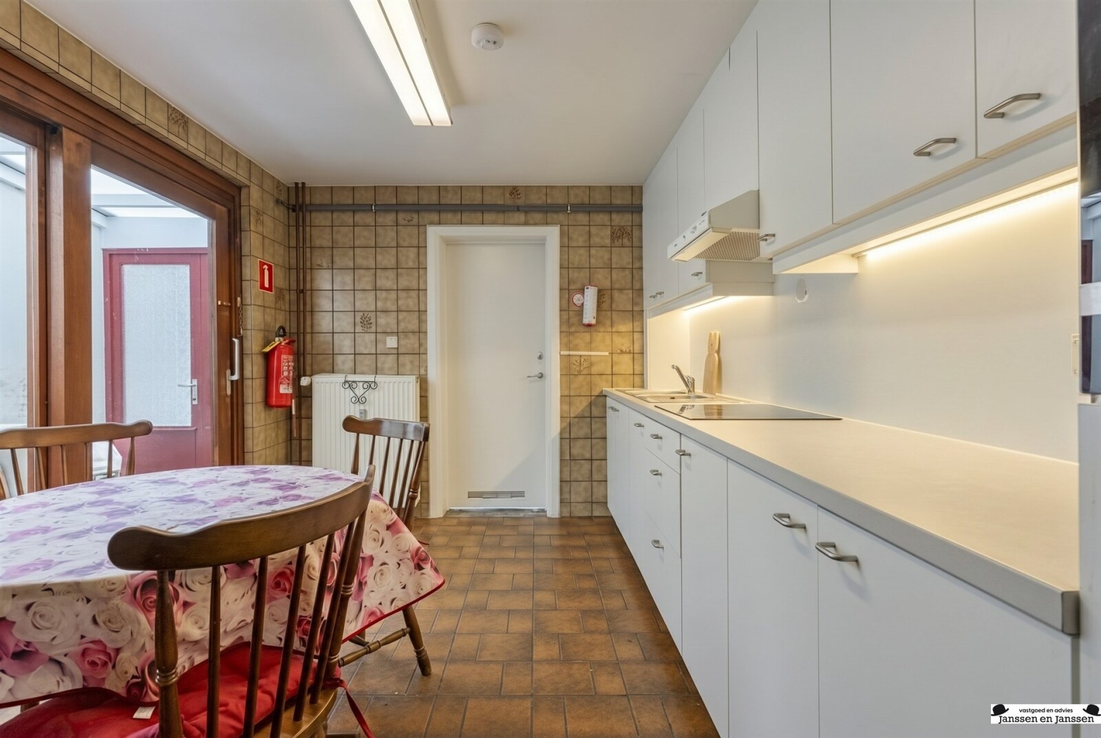 functional-kitchen-with-dining-area