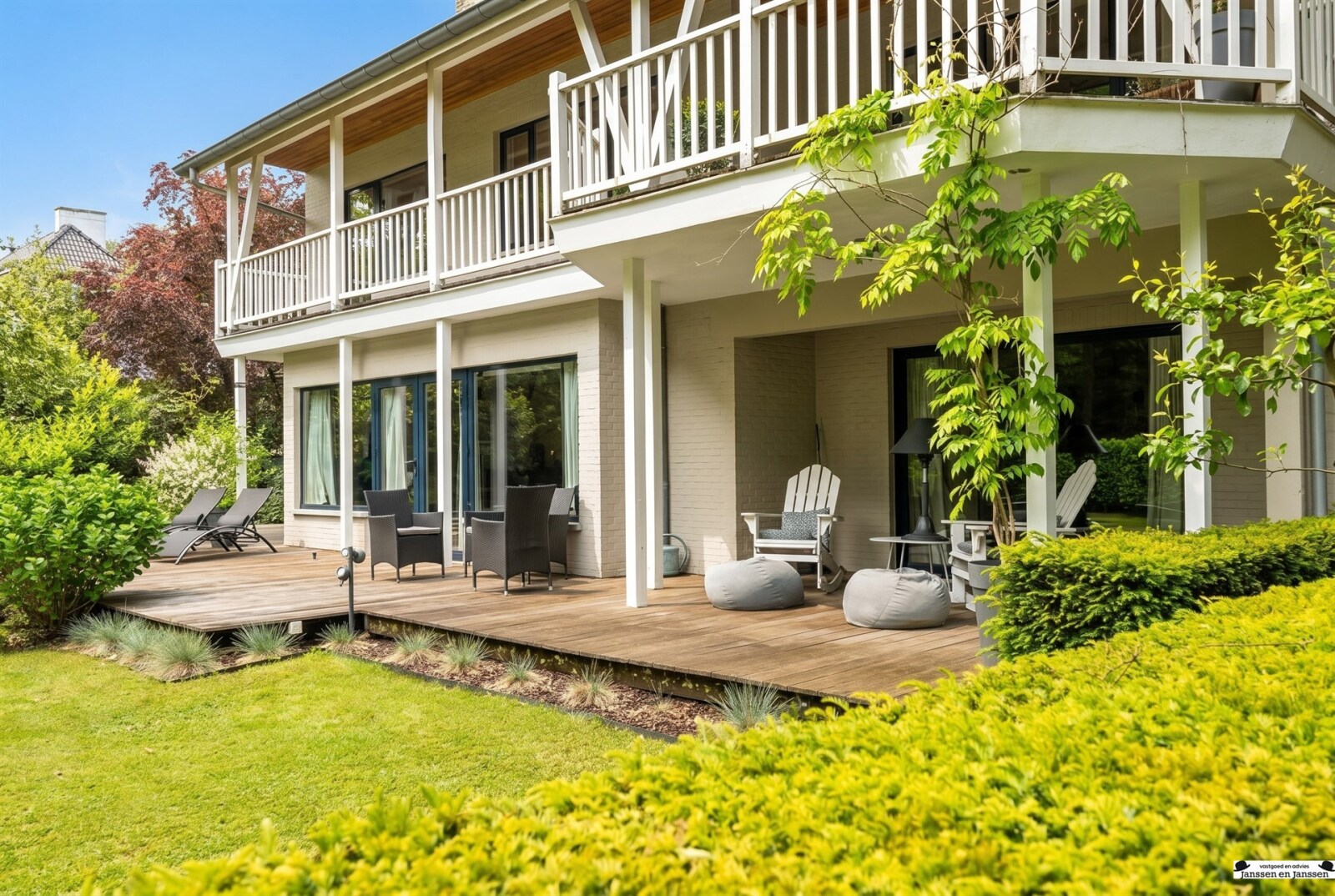 modern-garden-terrace-house