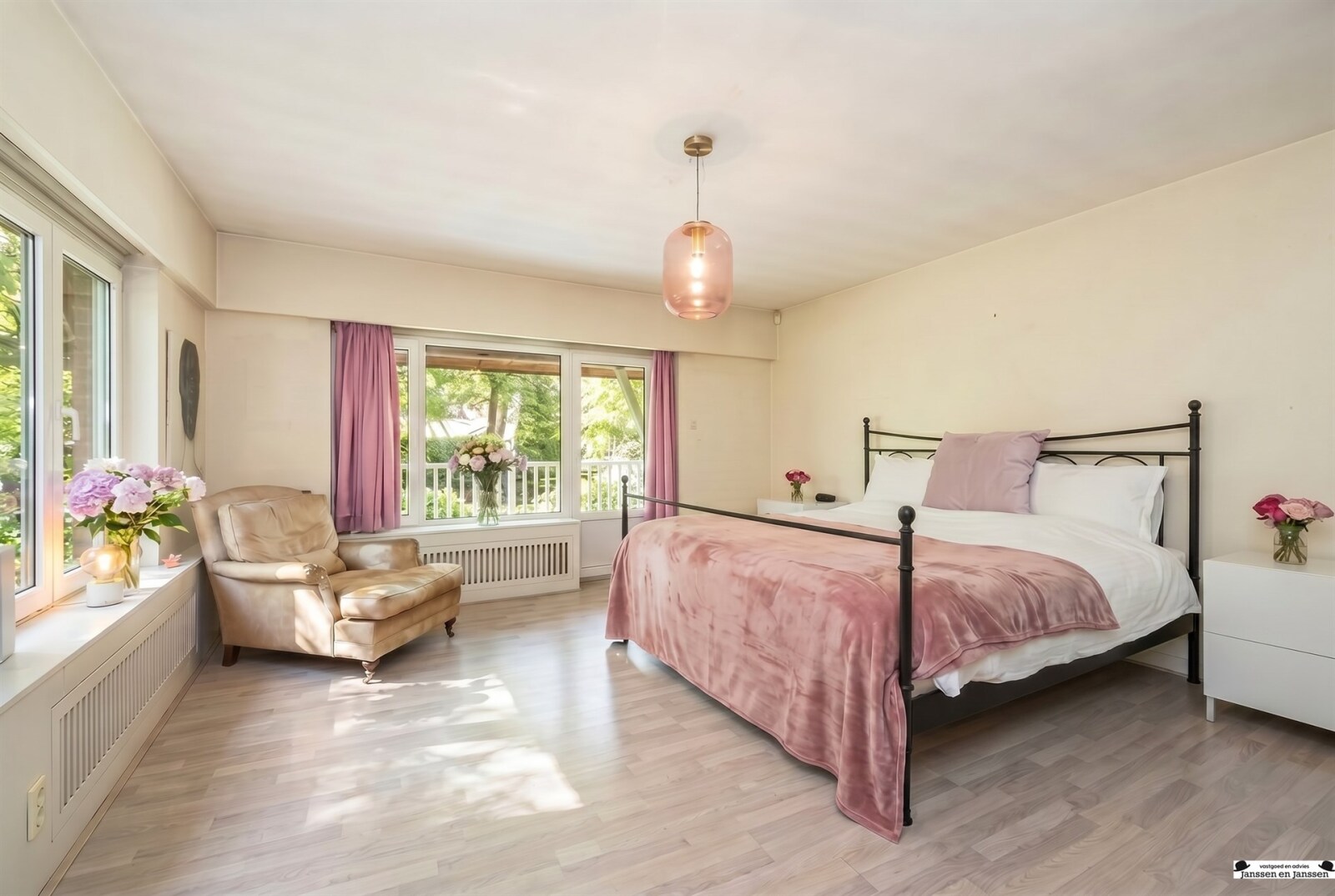 bright-and-airy-pink-bedroom