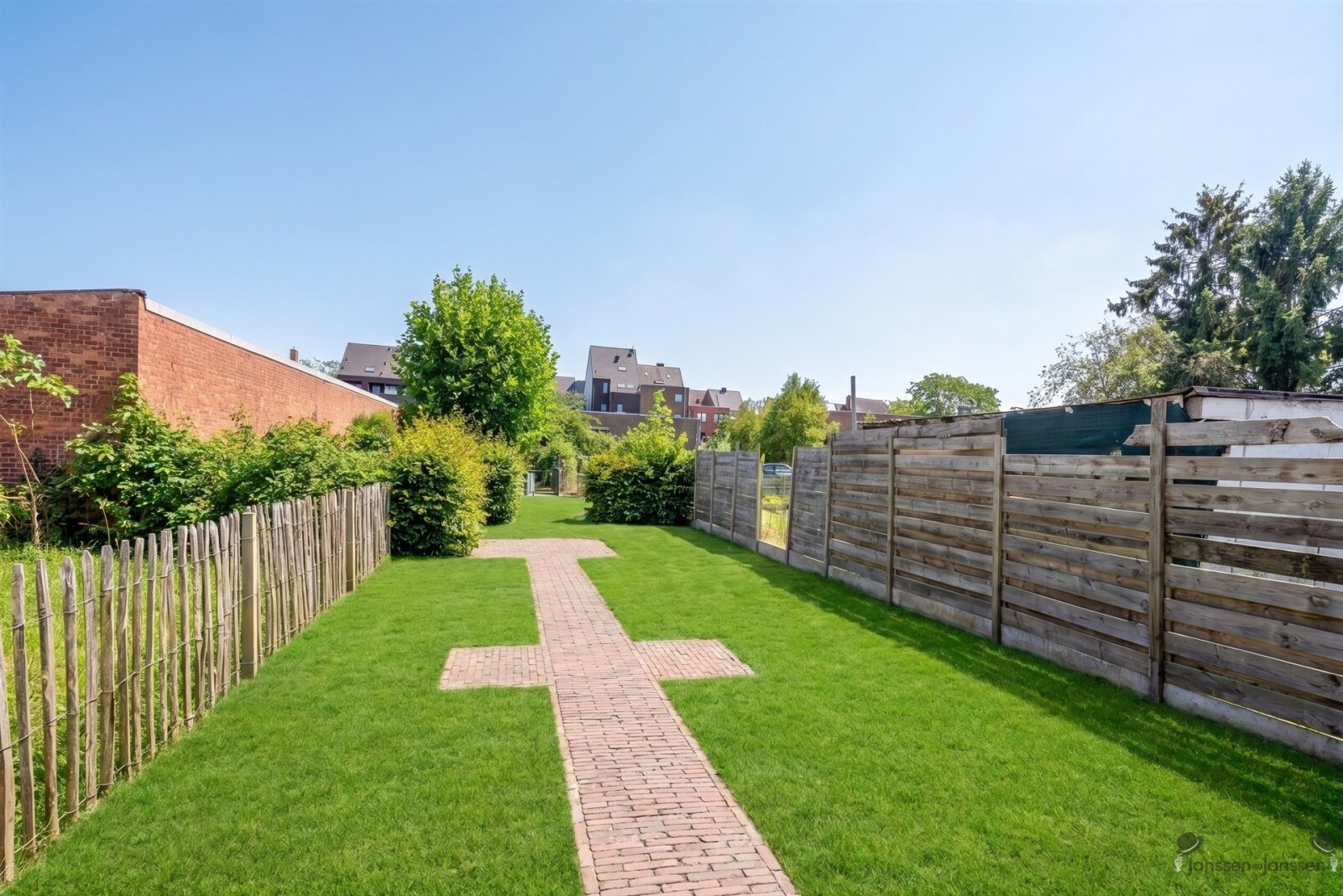 tuin vanaf terras