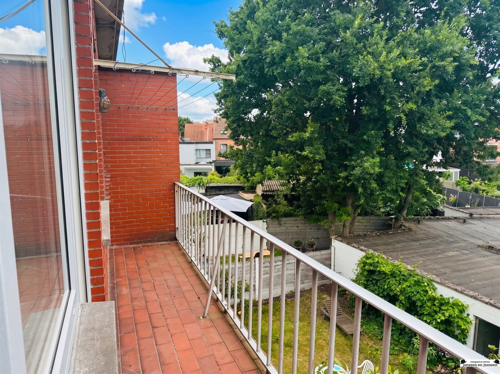 red-brick-balcony-view