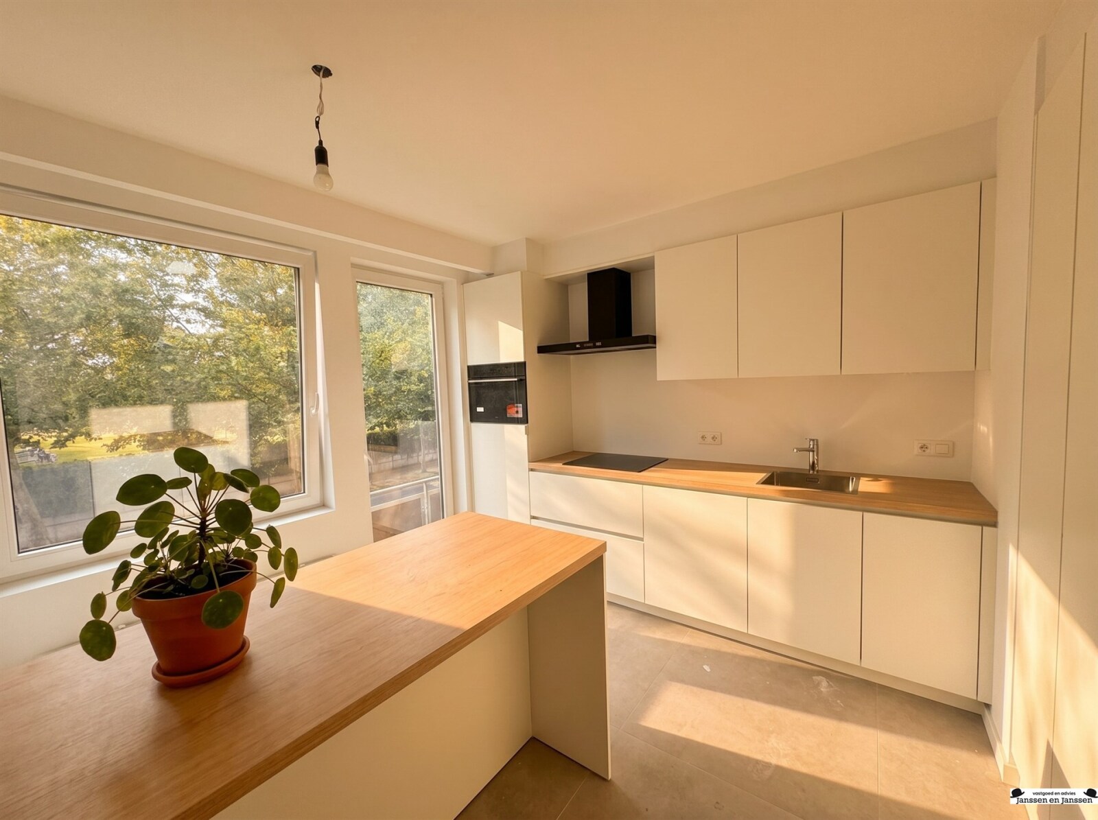 minimalist-modern-kitchen-interior