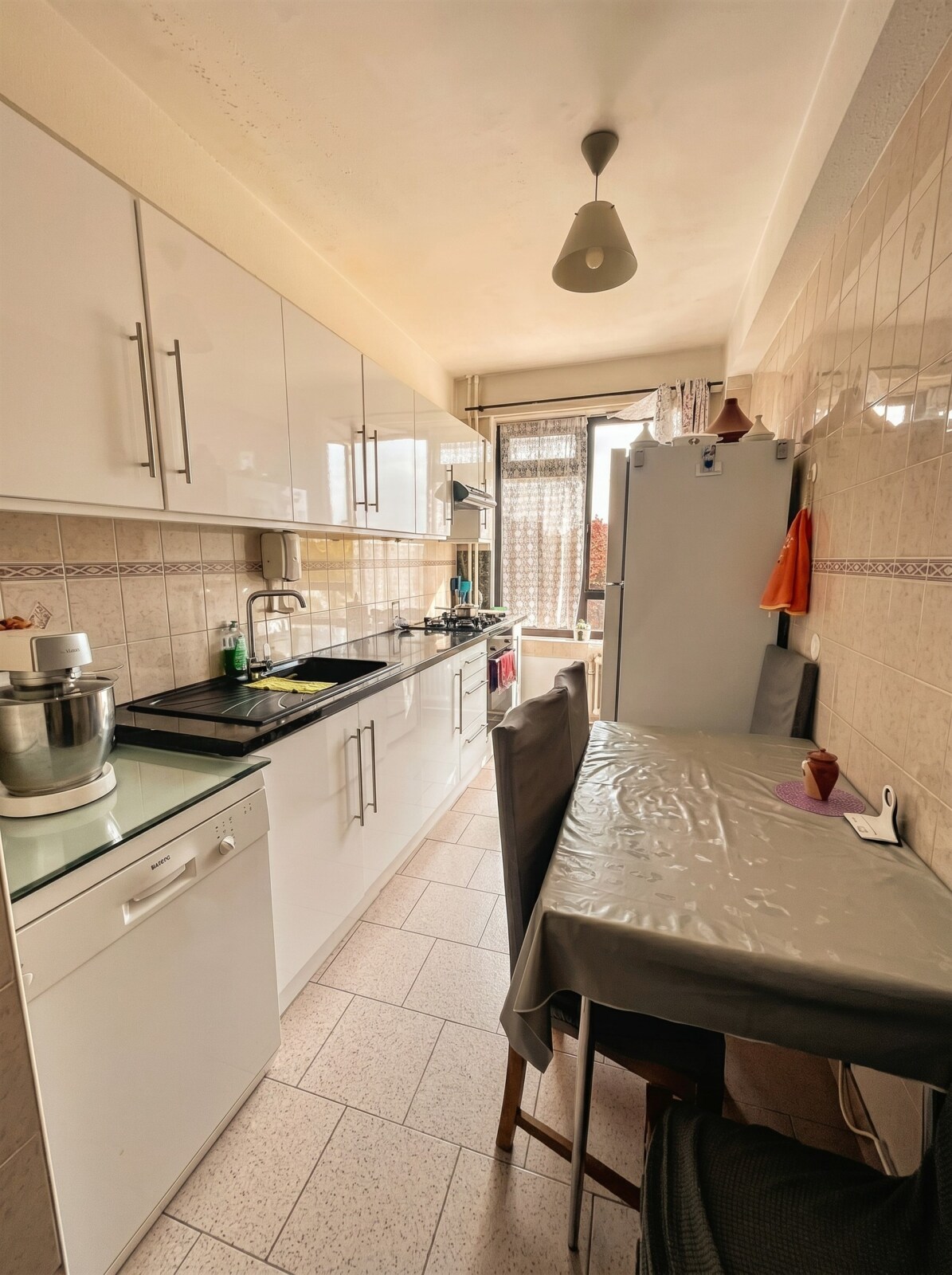 modern-white-kitchen-area