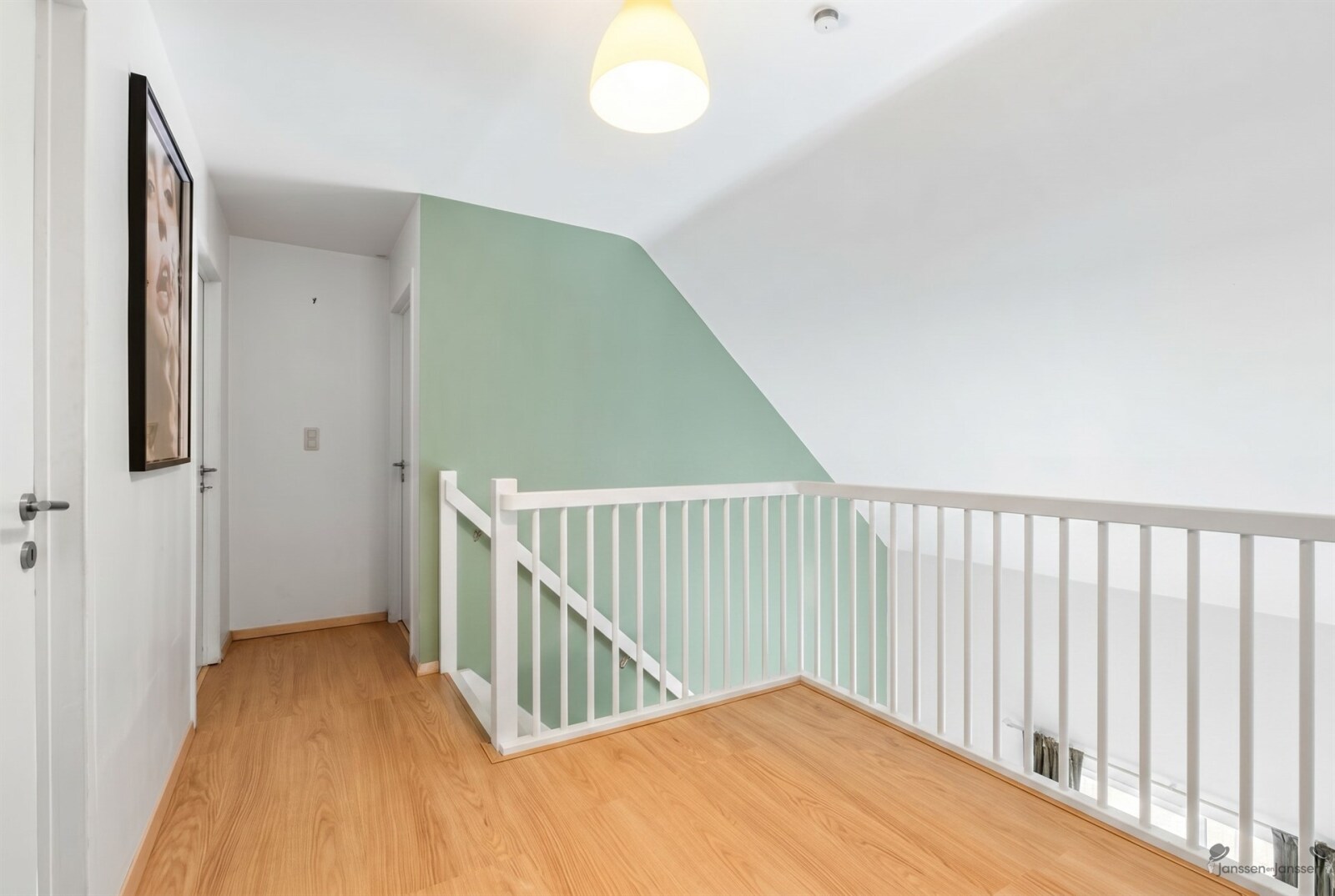 minimalist-hallway-with-wooden-accents