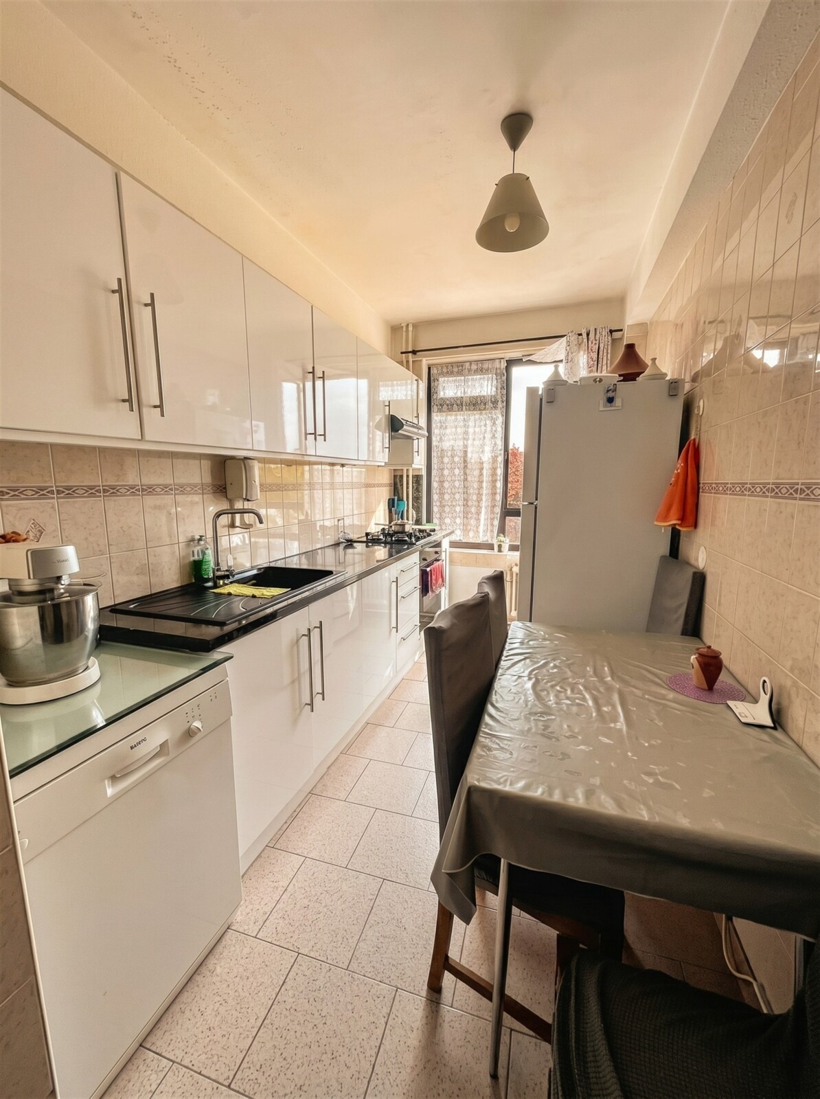 modern-white-kitchen-area