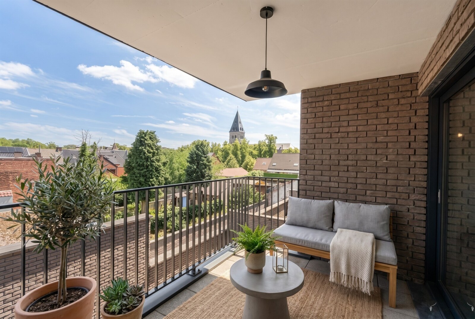 modern-balcony-with-city-view