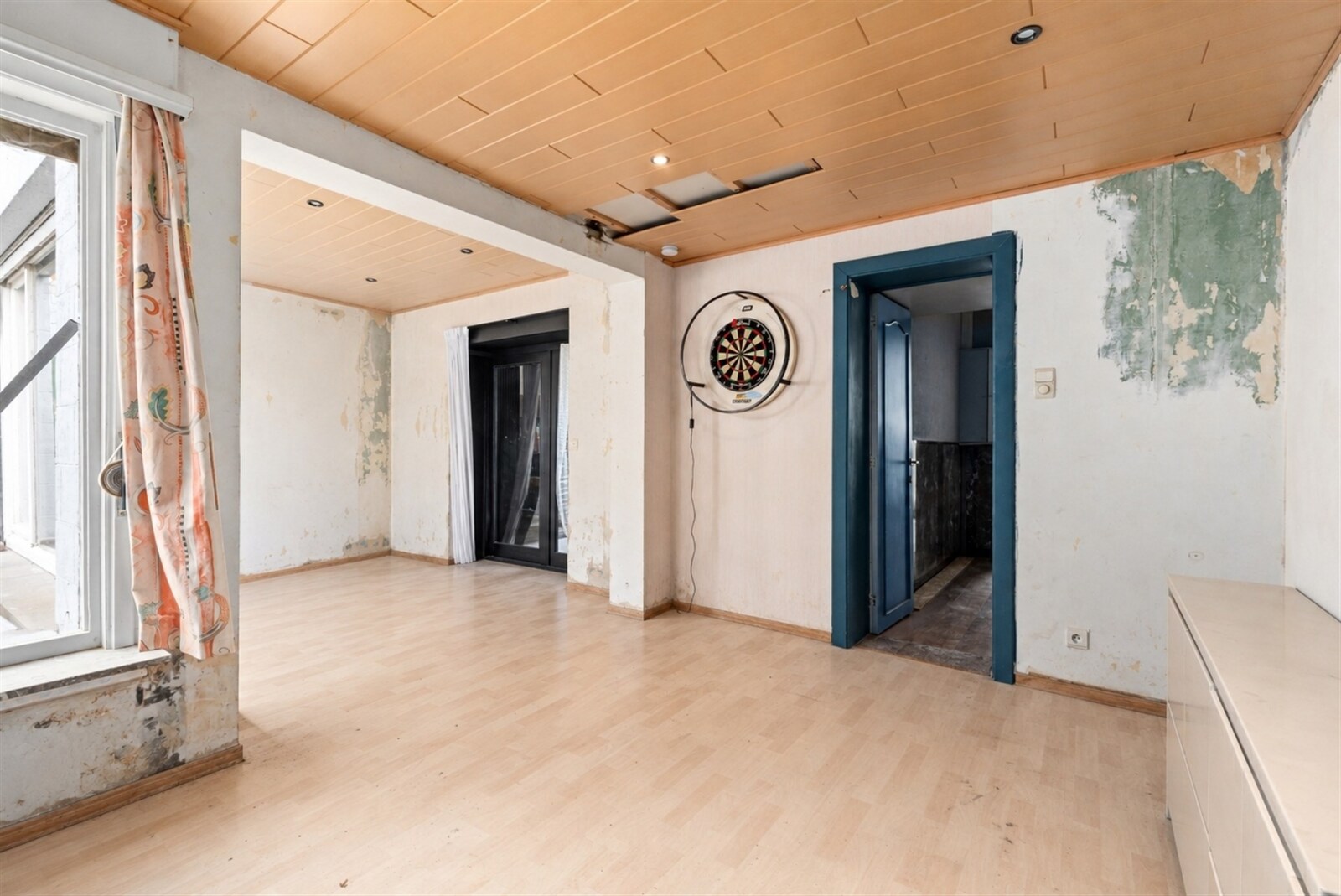 Opgeruimde opslagkamer, originele slijtage behouden-3.png