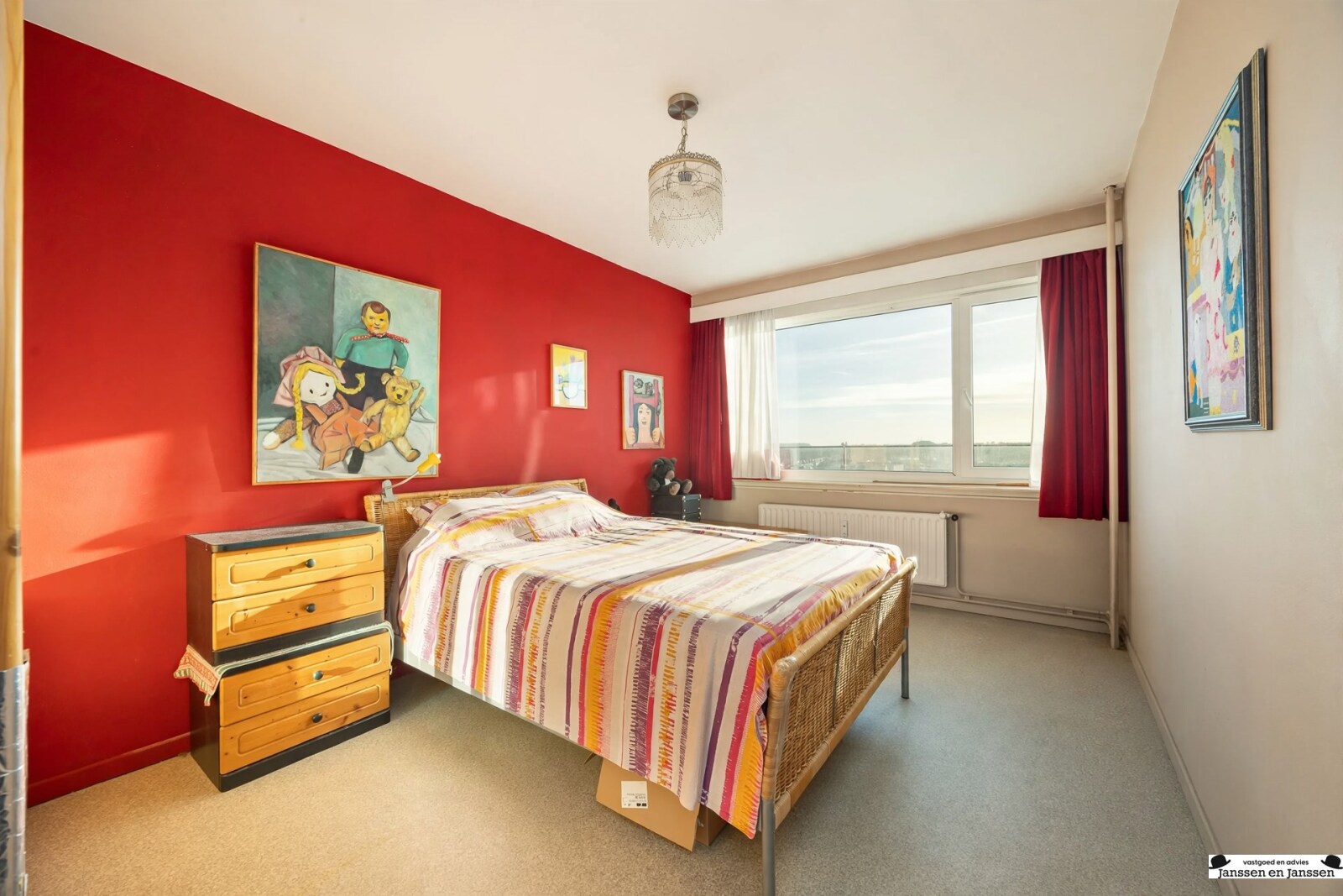 bright-bedroom-with-red-wall